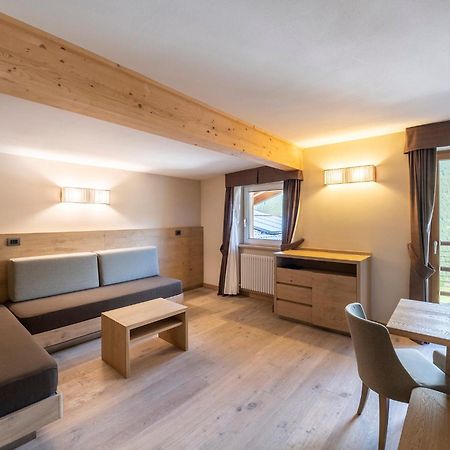 Design & Suite Hotel Ciarnadoi Виго ди Фаса Екстериор снимка