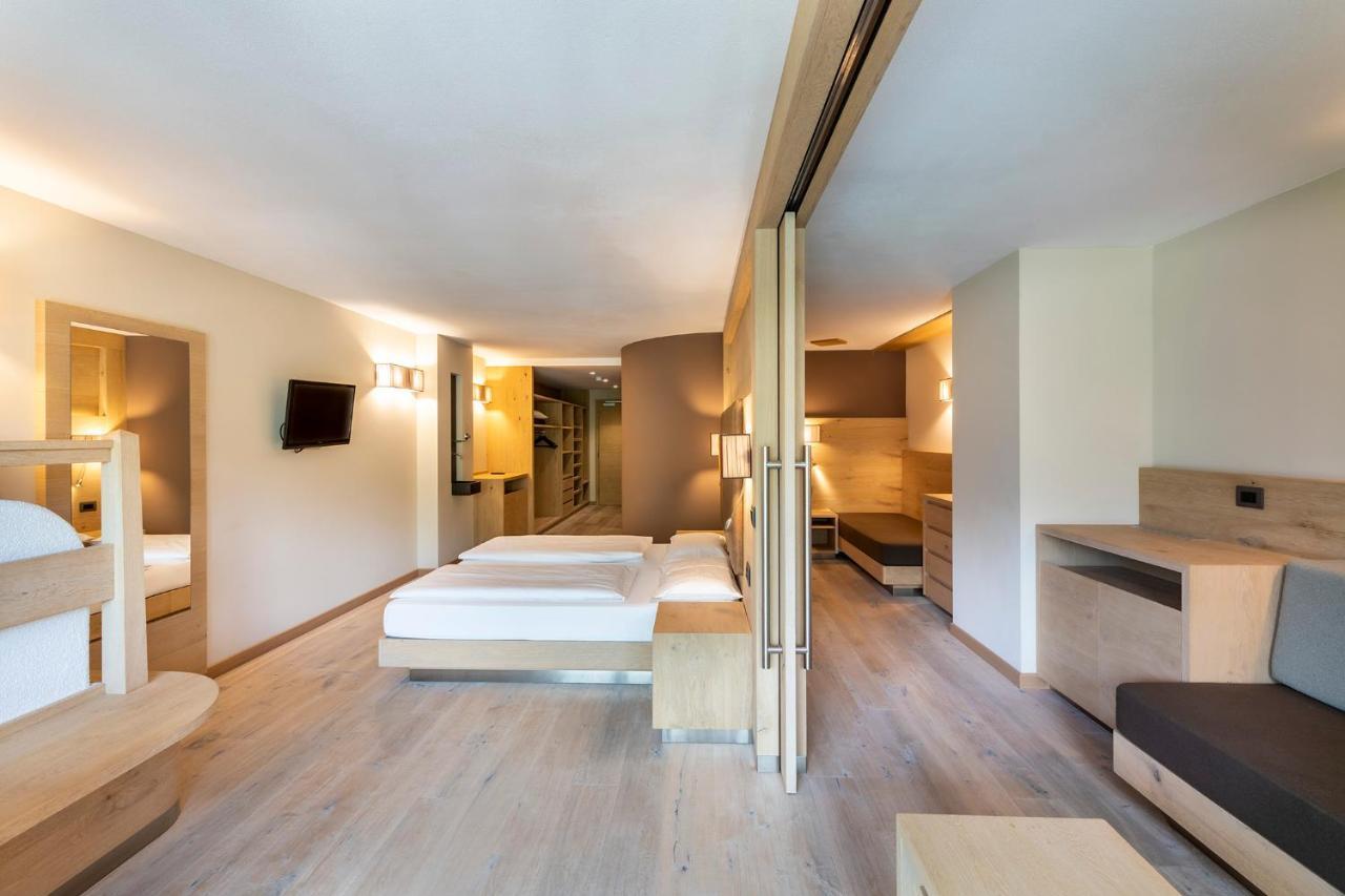 Design & Suite Hotel Ciarnadoi Виго ди Фаса Екстериор снимка