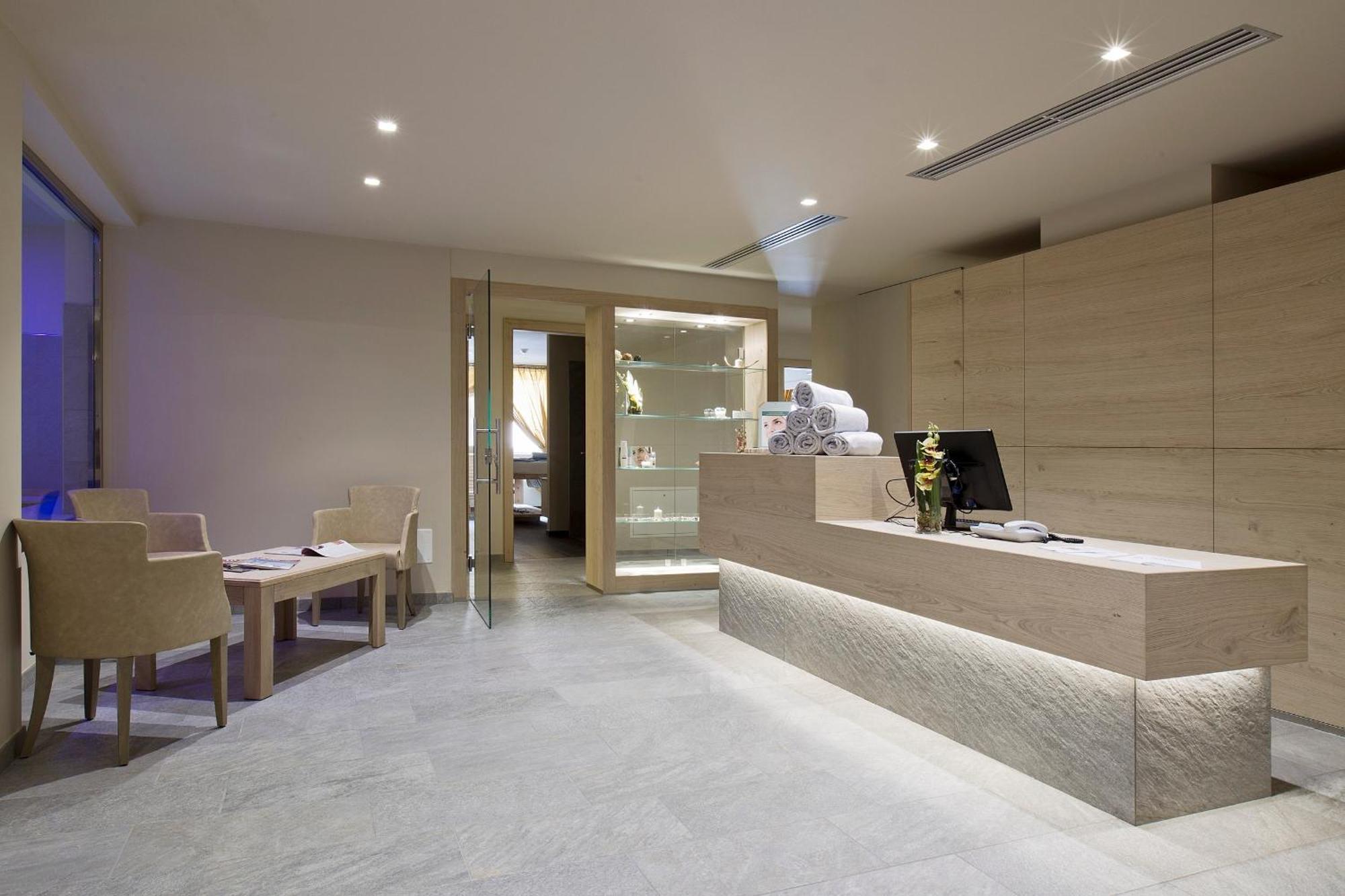 Design & Suite Hotel Ciarnadoi Виго ди Фаса Екстериор снимка